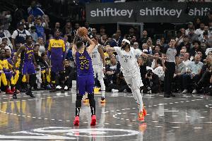 星空体育登录入口-独行侠记者被诛心：东契奇3年1.65亿 浓眉3年1.86亿！